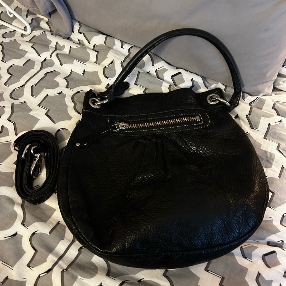EUC Roots Olivia hobo leather bag in black